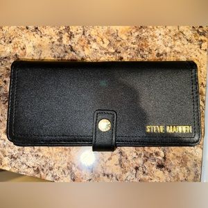Steve Madden black wallet